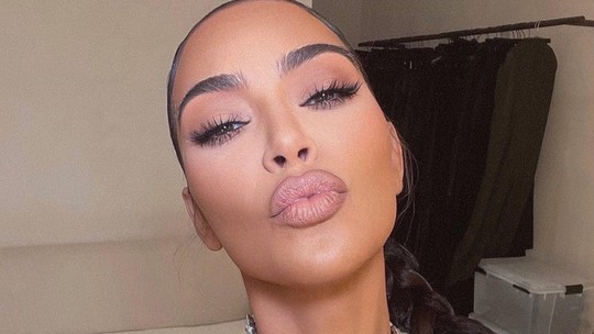 Kim Kardashian, Virgínia e outras 7 celebridades que abriram mão do alongamento de unhas