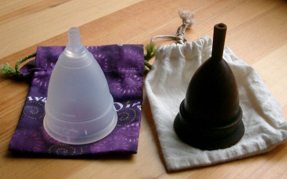 Coletor menstrual é alternativa a absorventes durante a menstruação — Foto: Reprodução/Flickr/Michelle Tribe