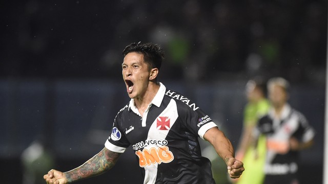 Germán Cano vibra ao marcar o gol do Vasco