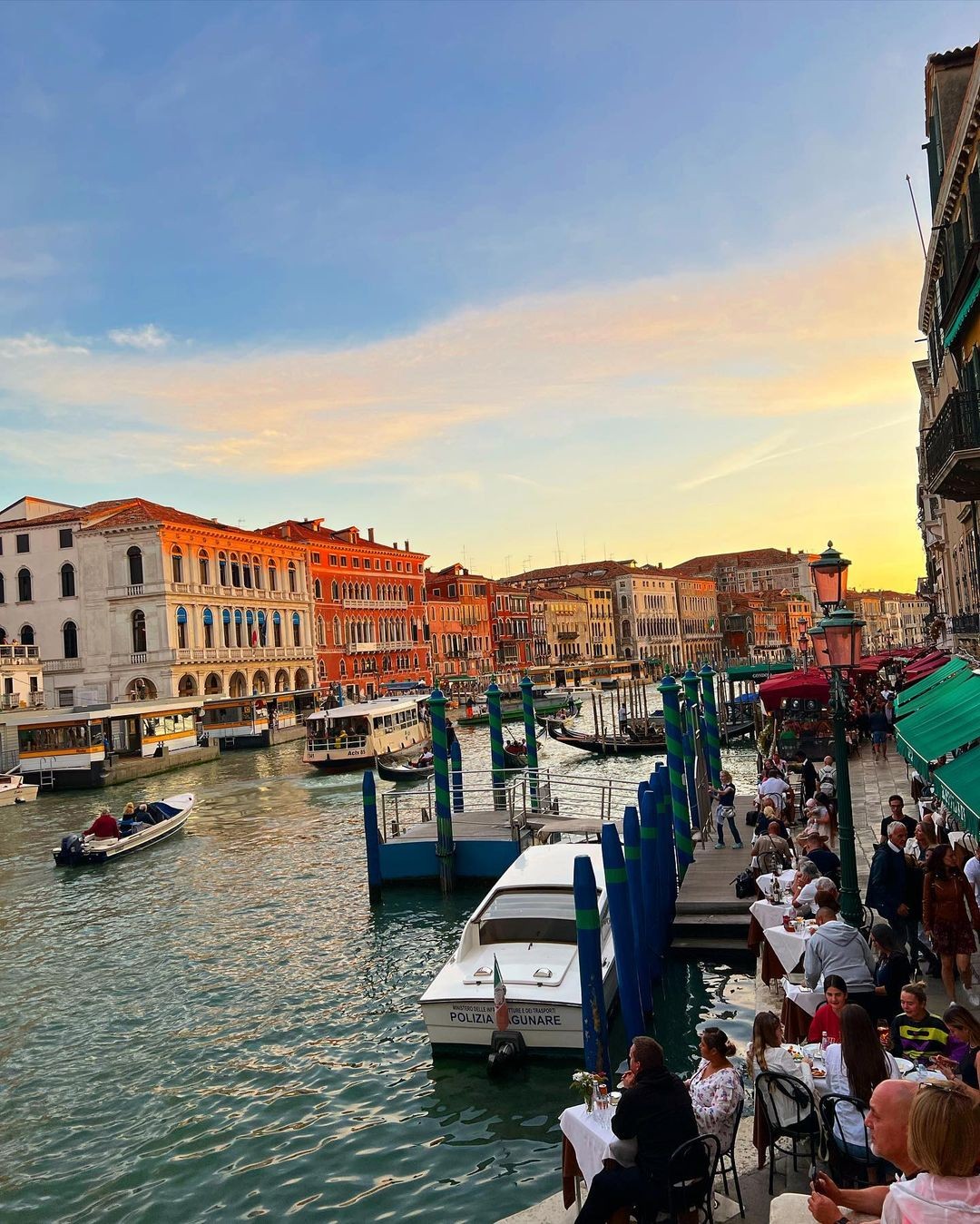 Hariany aproveitou o final de tarde em Veneza (Foto: Reprodução/Instagram)