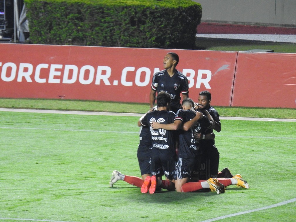 Notas da partida: confira as avaliações para os jogadores do SPFC na partida entre São Paulo 3x0 Atlético Goianiense no Morumbi