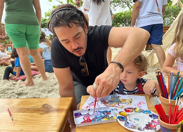 Marcos Veras registrou Dia das Crianças na casa de Tatá Werneck em seu Instagram (Foto: Reprodução / Instagram)