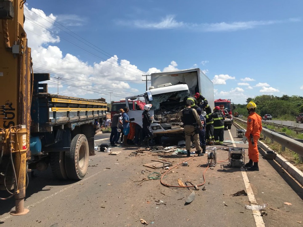 Acidente foi na BR-174, em Boa Vista, próximo a pardal de fiscalização eletrônica (Foto: Inaê Brandão/G1 RR)