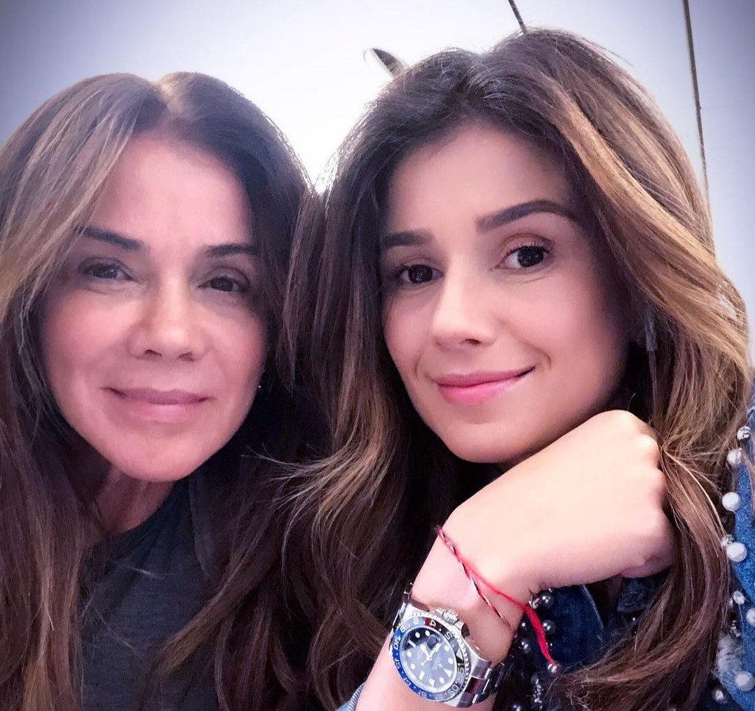 Paula Fernandes e sua mãe, Dulce (Foto: Reprodução/Instagram)