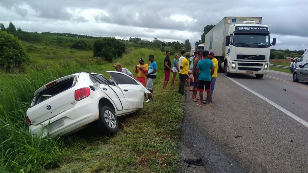 Vítima dirigia carro que bateu de frente com caminhão — Foto: Anderson Oliveira/ Blog do Anderson