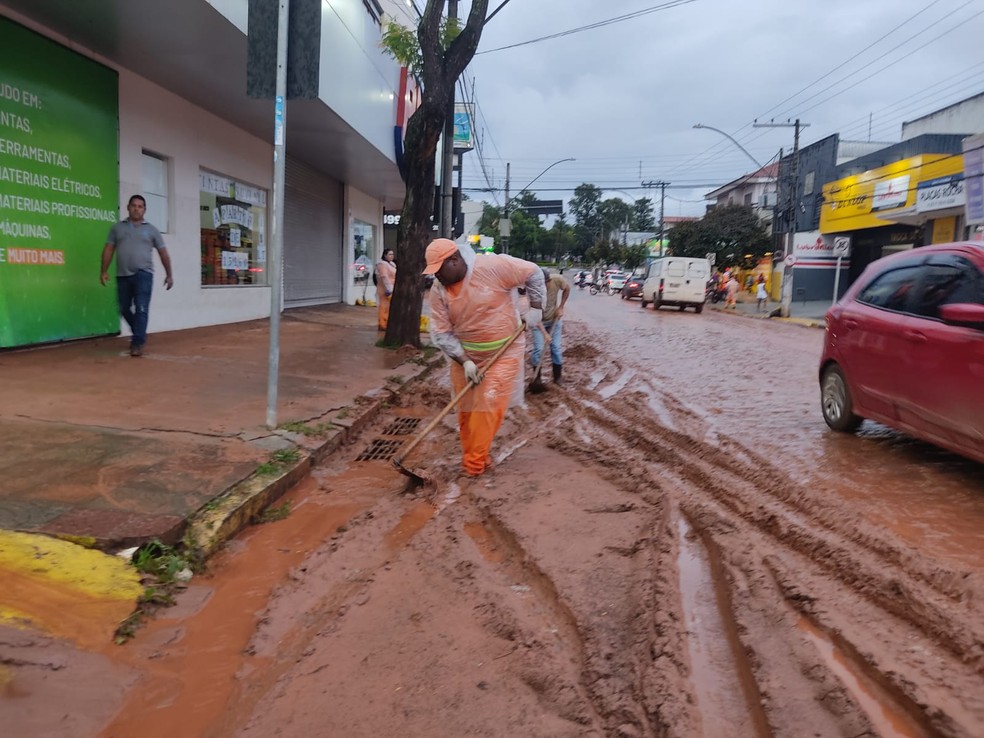 Defesa Civil fala em ‘situação controlada’ após chuva que causou alagamentos e invadiu casas em São Lourenço, MG — Foto: Divulgação/Prefeitura de São Lourenço 
