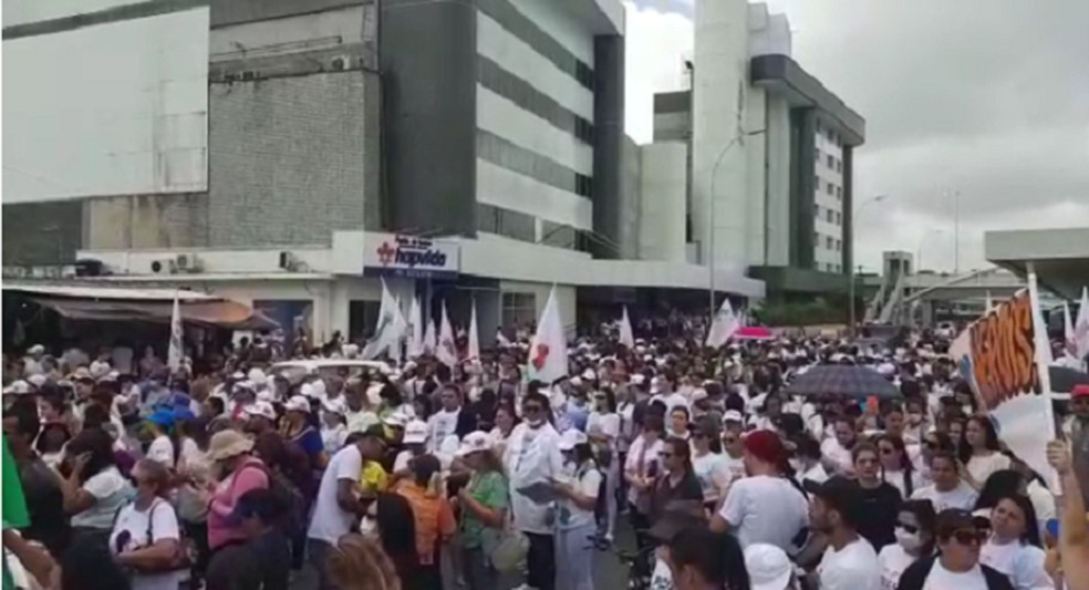 Ato acontece na Avenida Aguanambi em Fortaleza. Trânsito congestionado no trecho. — Foto: Reprodução