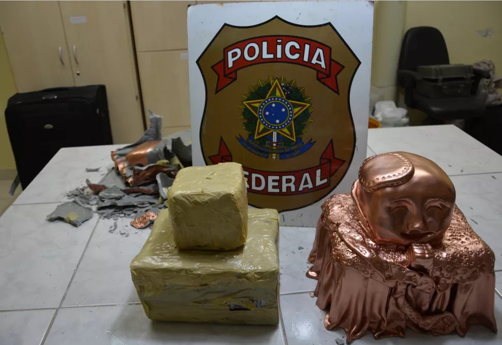 Droga era escondida em estátuas que lembram a imagem de Buda, segundo a PF — Foto: Polícia Federal/Divulgação