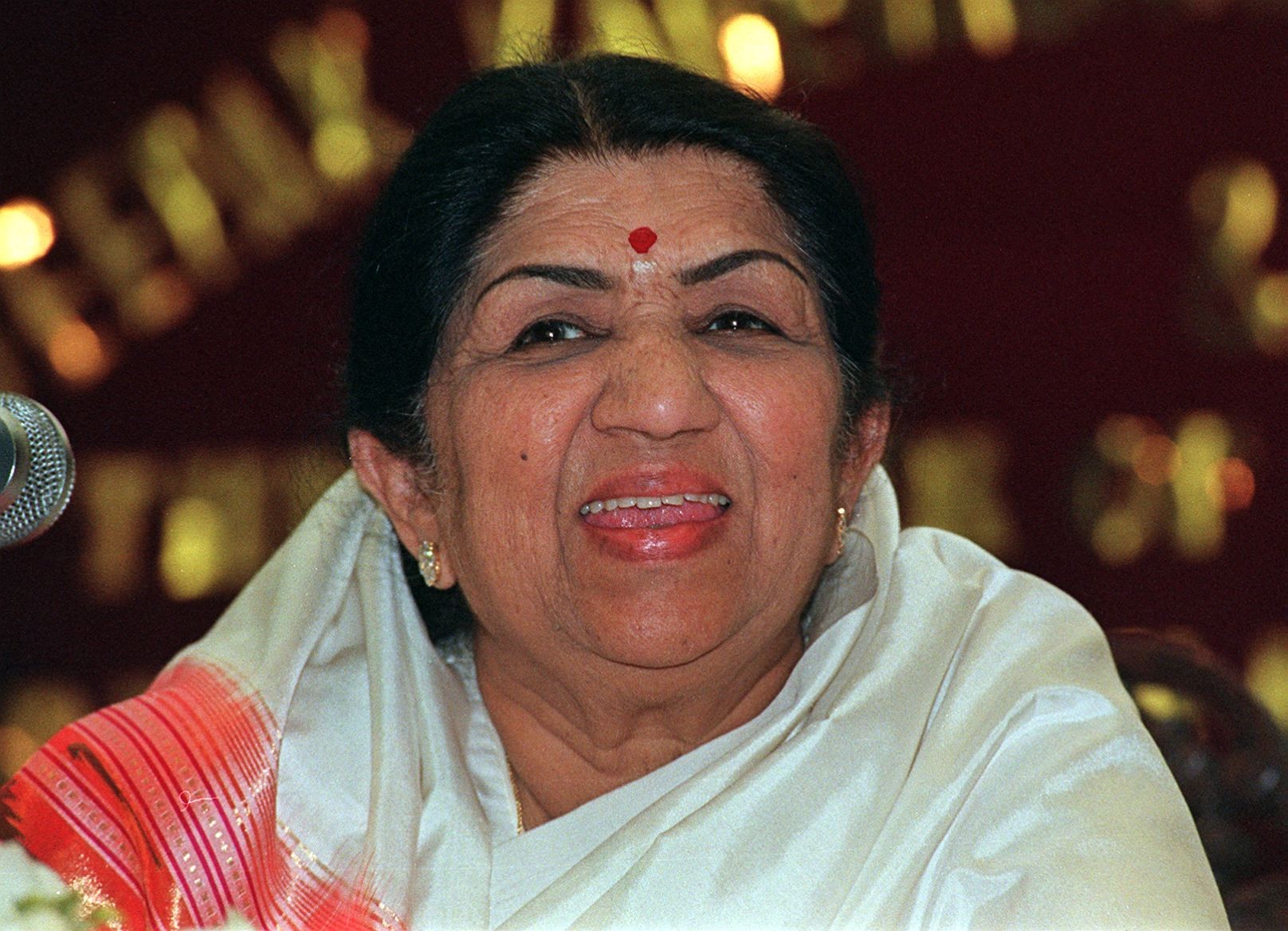 Cantora Lata Mangeshkar, ícone da cultura indiana, morre aos 92 anos