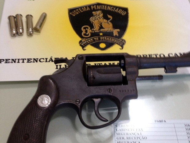 G1 - Pistola 380 é encontrada em pavilhão de presídio no Acre