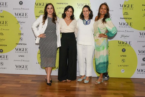  Beatriz Accioly, Maria Laura Neves, Pamela Santos e Gabriela Onofre 