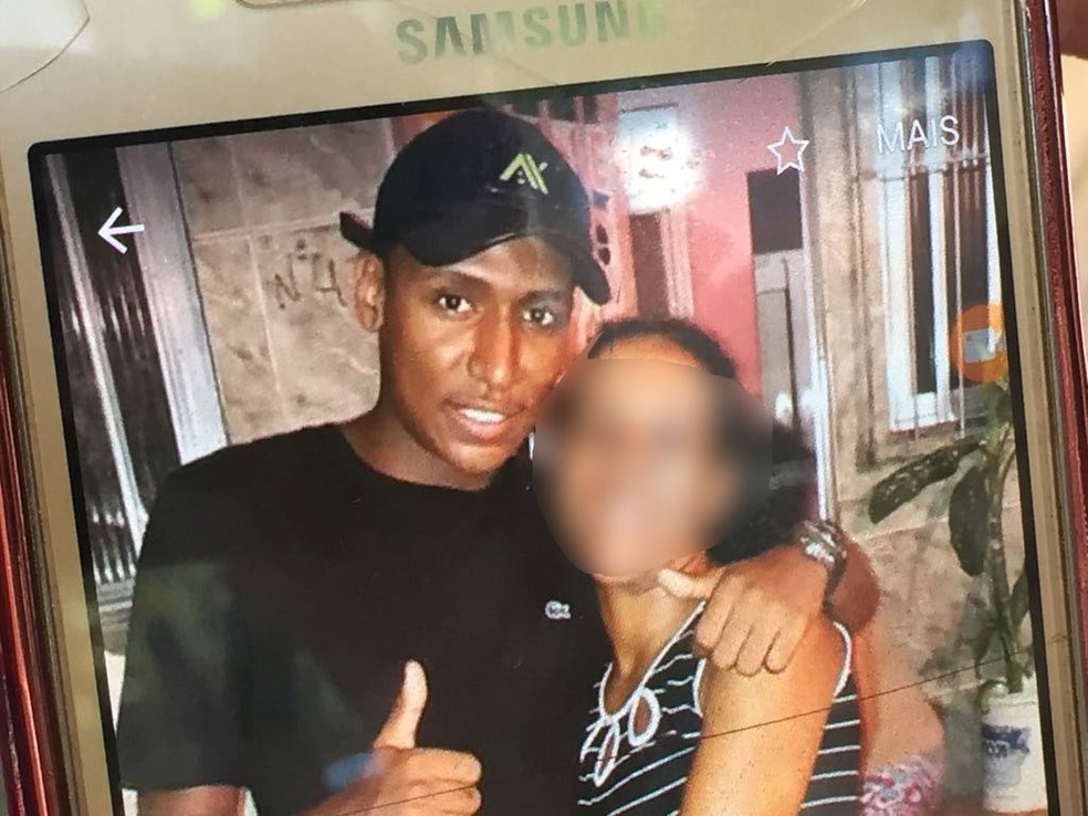 Matheus da Silva Duarte de Oliveira, 19 anos, foi um dos mortos neste sábado (24) na Rocinha (Foto: Arquivo Pessoal)
