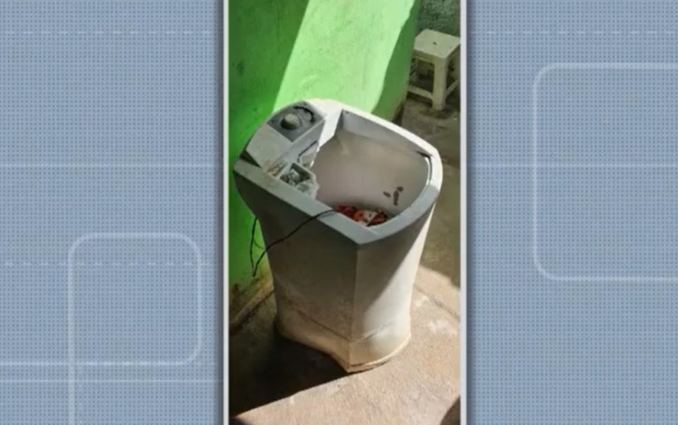 Mulher morre eletrocutada enquanto lavava roupas em 'tanquinho' no sul da Bahia — Foto: Reprodução/TV Santa Cruz