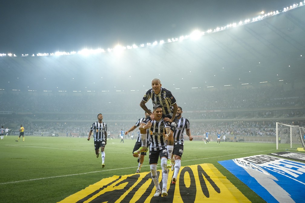 Comemoração do gol de Zaracho, em Atlético-MG x Grêmio — Foto: Agência i7 / Mineirão