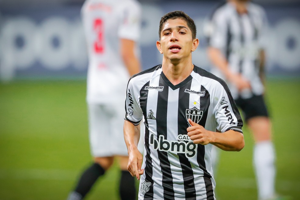 Savarino Comenta Atraso Salarial No Atletico Mg E Revela Papo Com Sampaoli Jogar De Camisa 10 Atletico Mg Ge