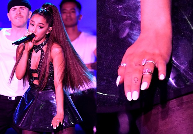 Ariana Grande mostra anel de noivado em show no dia 2 de junho (Foto: Getty Images)