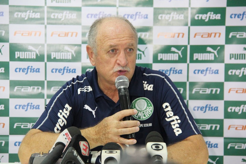 Felipão concede entrevista coletiva no Palmeiras — Foto: Denison Roma/GloboEsporte.com