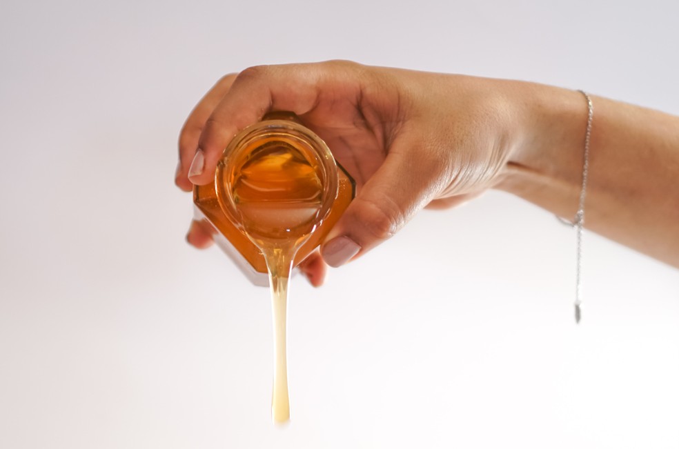 O mel e o fubá deixam a axila e virilha mais clara? Mentira! — Foto: Unsplash