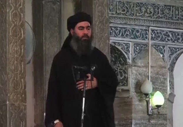 O líder do Estado Islâmico Abu Bakr al-Baghdadi (Foto: Reprodução/YouTube)