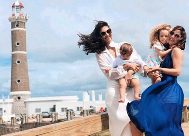 Débora Nascimento e Gisele Alves com as filhas (Foto: Reprodução/Instagram)