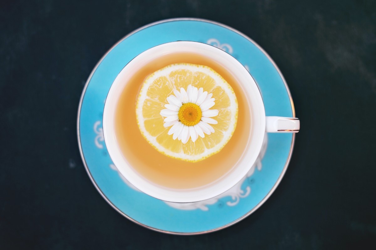 Chá de camomila de limão e mel (Foto: Pexels / Tetyana Kovyrina / CreativeCommons)