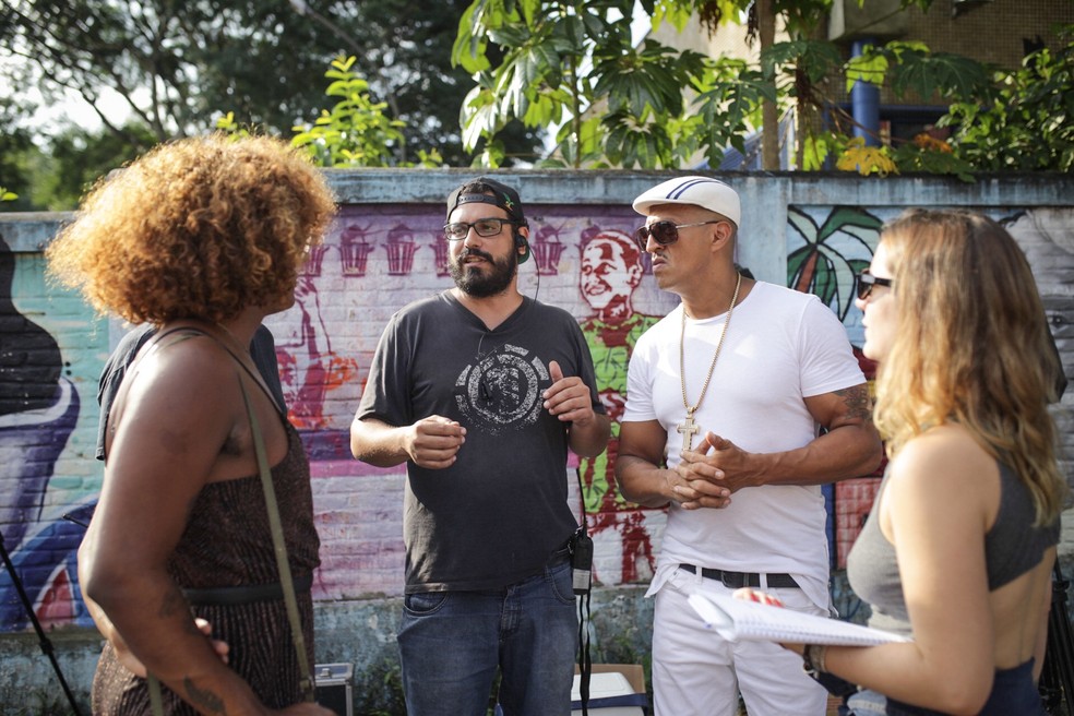 Mano Brown e Liniker fizeram um show supresa neste domingo (18), no Capão Redondo (Foto: Divulgação/Uber)