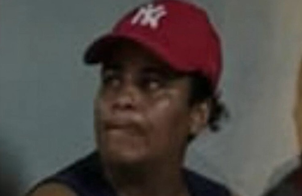 Suspeita de participar de sequestro de criança para ritual é presa — Foto: Reprodução/TV Santa Cruz