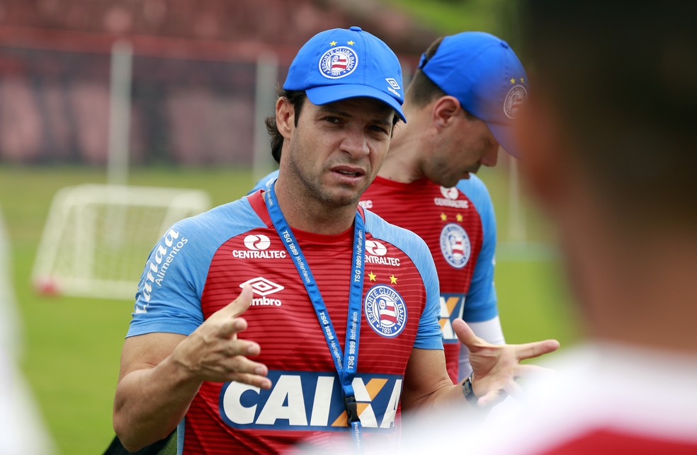 Antes auxiliar, hoje Preto comanda interinamente o Bahia no Campeonato Brasileiro (Foto: Felipe Oliveira / EC Bahia / Divulgação)