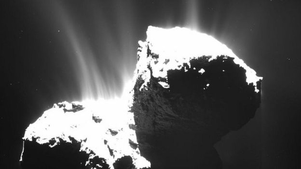 O cometa 67P/Churyumov-Gerasimenko foi orbitado e fotografado pela sonda europeia Rosetta — Foto: ESA/ROSETTA/MPS