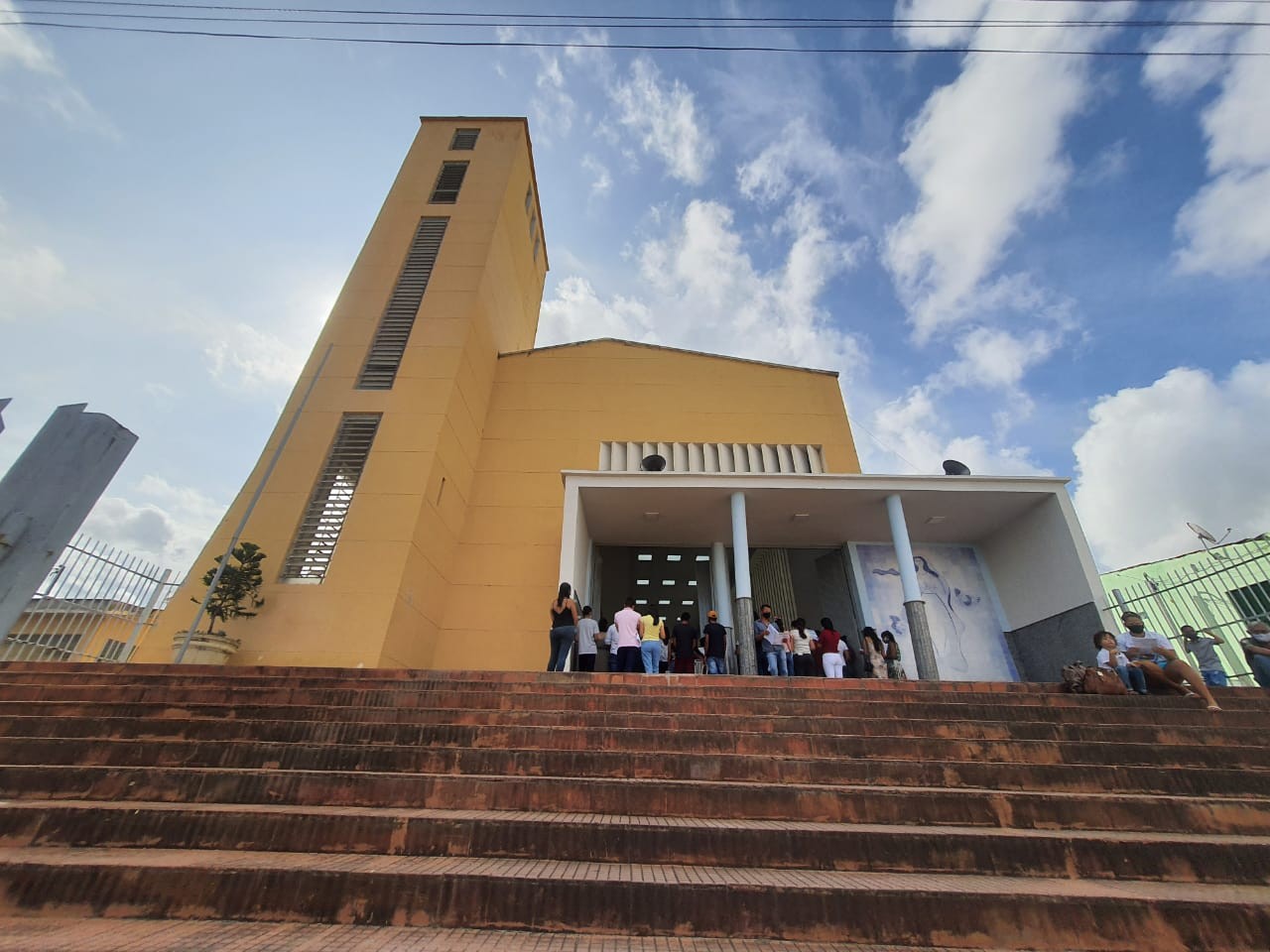 Missa de 7º dia de jovem estuprada e assassinada em Glória do Goitá é realizada sob forte comoção