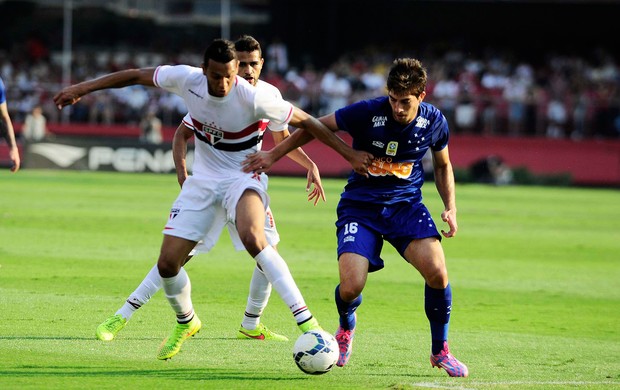 Valdir Espinosa define briga pelo título apenas entre Cruzeiro e São Paulo