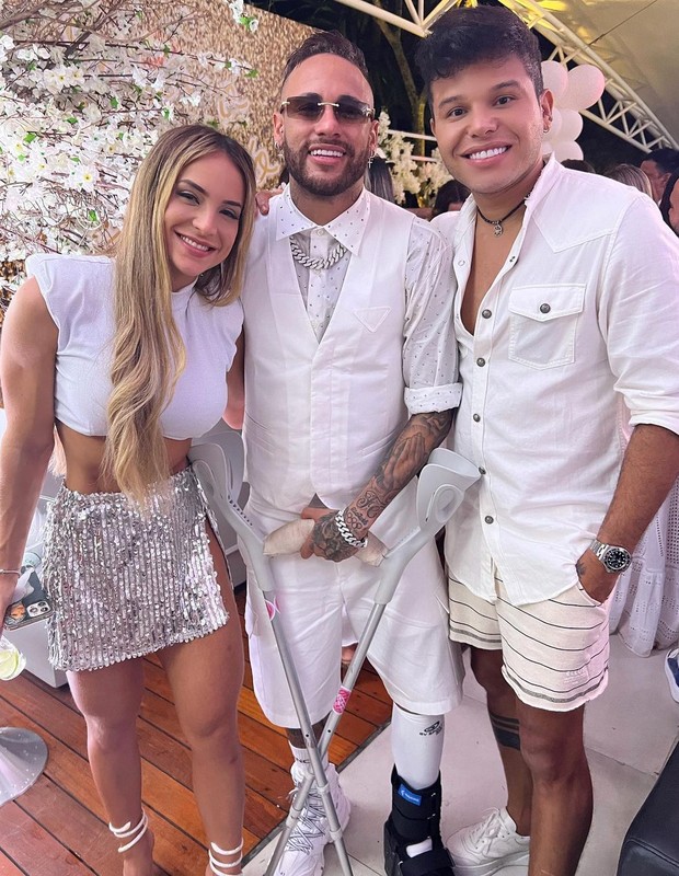 Gabi Martins, Neymar e Tierry (Foto: Reprodução/Instagram)