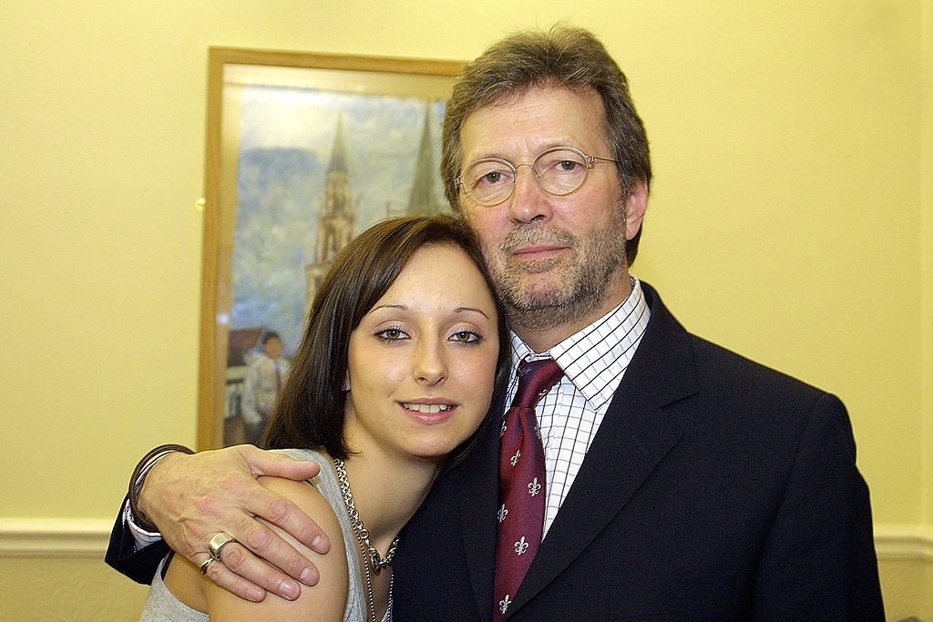Eric Clapton com a filha Ruth em 2003 (Foto: Getty Images)
