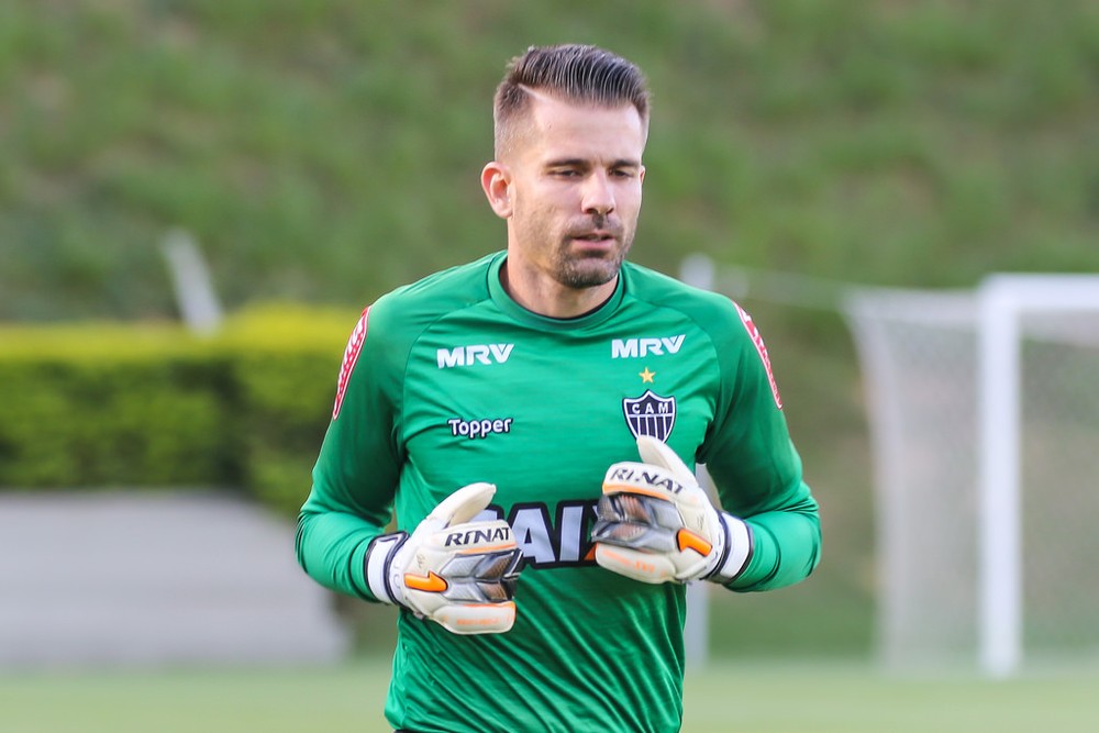 Justiça condena Grêmio a pagar dívida de R 3,1 milhões a goleiro Victor