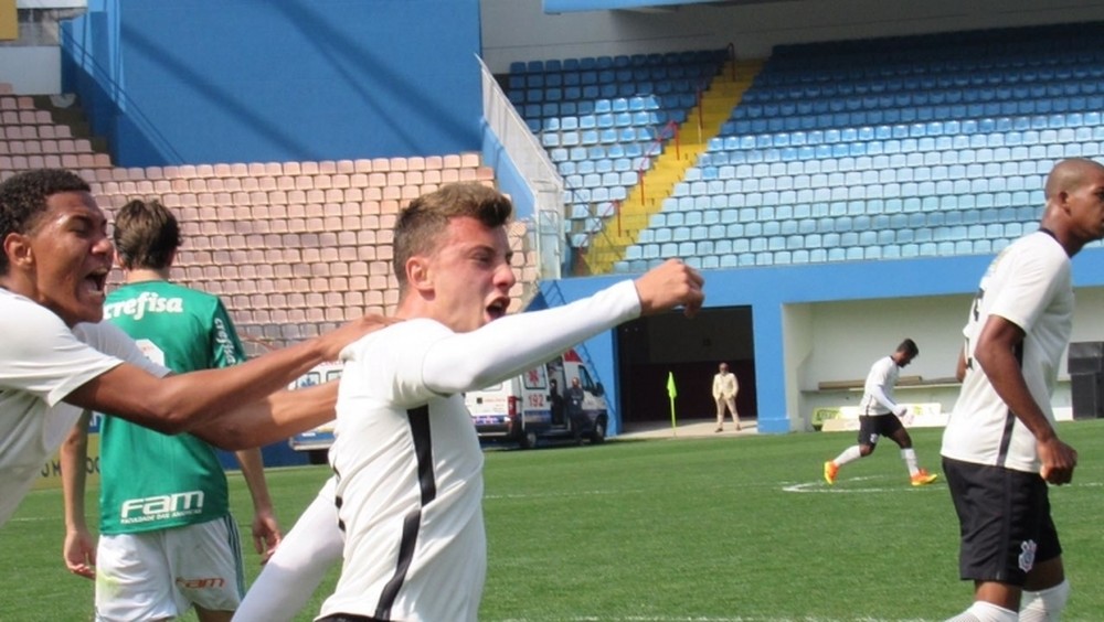 Com dois emprestados por Carille, Corinthians vence o Palmeiras no sub-20