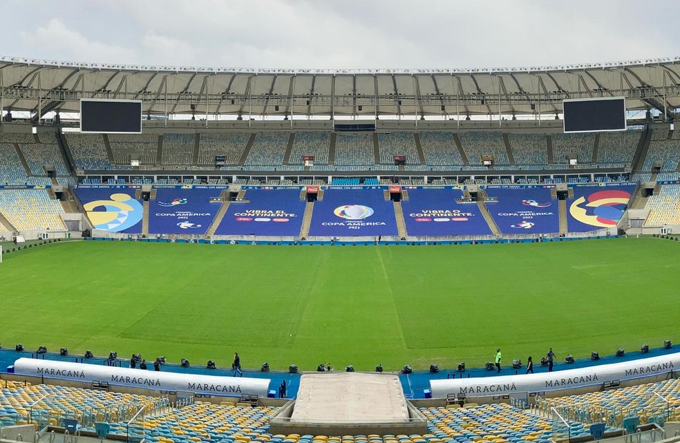 Gramado do Maracanã recebe os últimos ajustes para a final da Copa América — Foto: Alexandre Bittencourt / Divulgação Maracanã