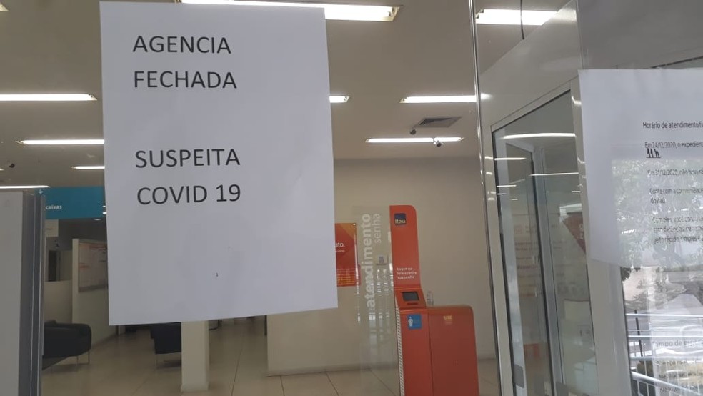 Suspeita de Covid-19 fechou temporariamente agência bancária em Dracena — Foto: Jorge Zanoni
