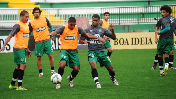 Bruno Rangel marca gol em treino que confirma esquema 4-4-2 na Chape ...