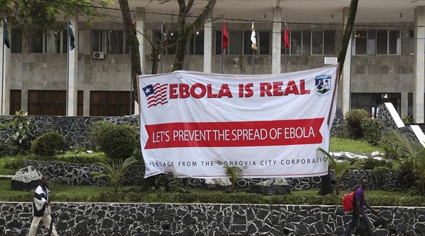 Na Libéria, as aulas foram suspensas por conta da epidemia de Ebola (Foto: Agência EFE)