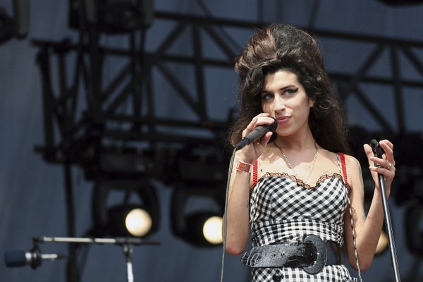 A cantora Amy Winehouse (1983-2011) em show em Chicago em agosto de 2007 (Foto: Getty Images)