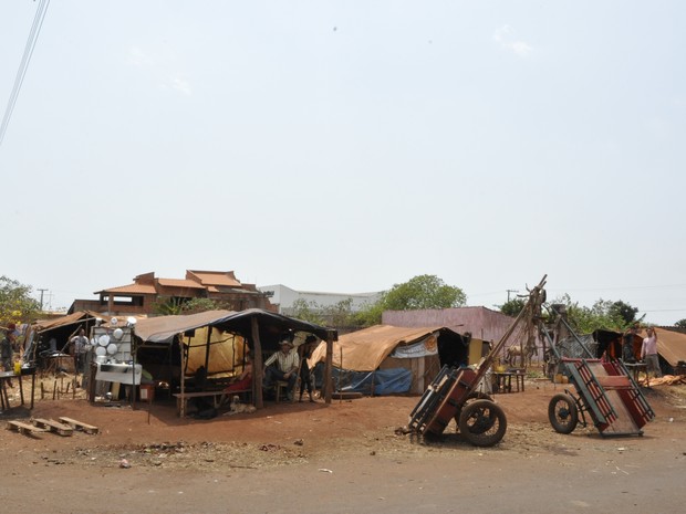 Acampamentos de ciganos ficam na Vila Santa Rita, em Itumbiara, Goiás  (Foto: Adriano Zago/G1)