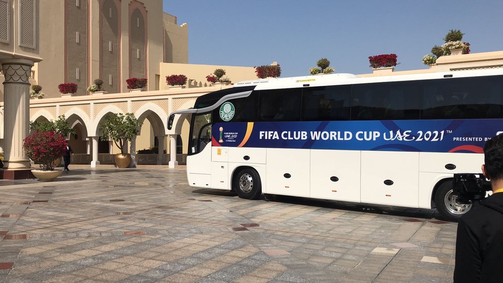 Palmeiras desembarca em Abu Dhabi para Mundial — Foto: Felipe Zito