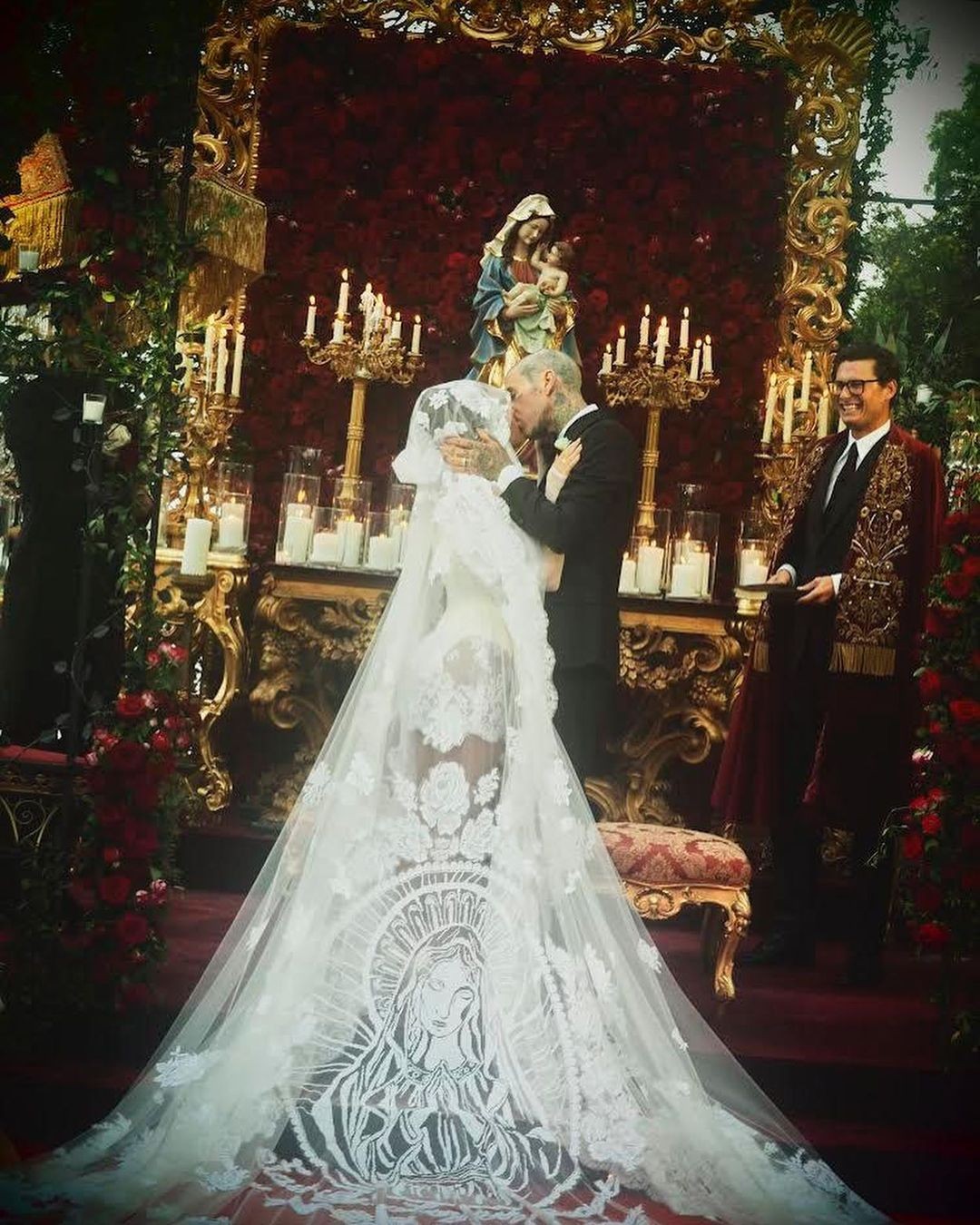 Kourtney  Kardashian e Travis Barker se casam na Itália (Foto: Reprodução Instagram)