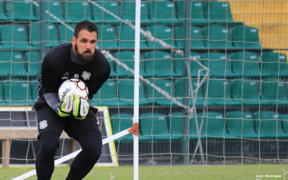Saulo jogou a temporada 2017 pelo Figueirense (Foto: Luiz Henrique / Figueirense FC)