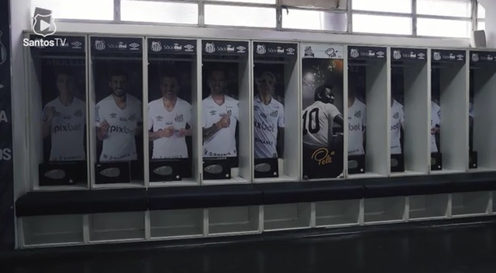 Armário de Pelé na Vila Belmiro — Foto: Reprodução