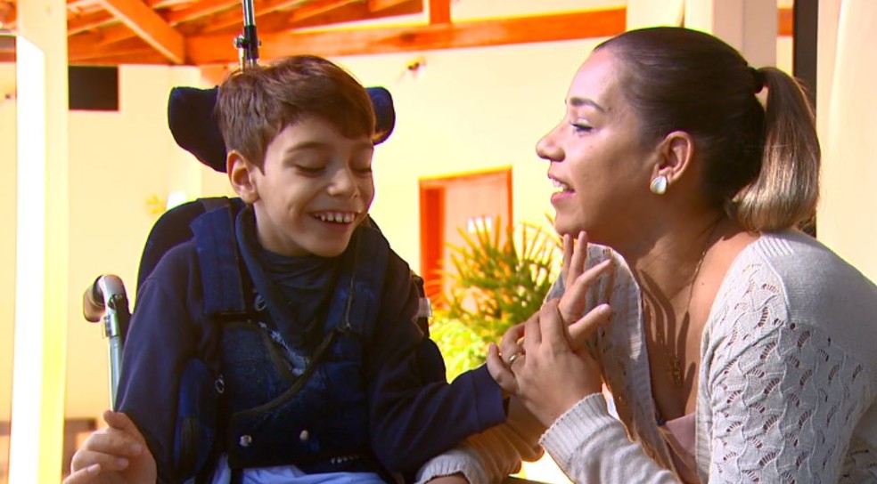 EmpresÃ¡ria diz que evoluÃ§Ã£o do filho Ã© bastante significativa apÃ³s mais de 2 anos na associaÃ§Ã£o em Araraquara â Foto: Wilson Aiello/EPTV