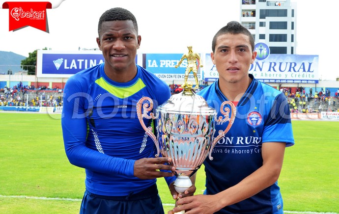 No Equador, atacante do Emelec perde na artilharia para Romario