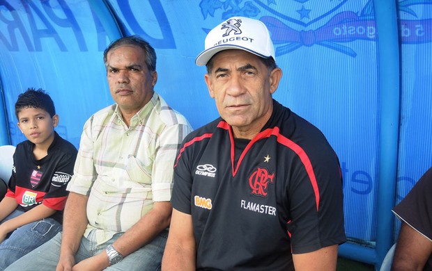 Curtinha: na Paraíba para tarde de autógrafos, Nunes visita treino do Fla