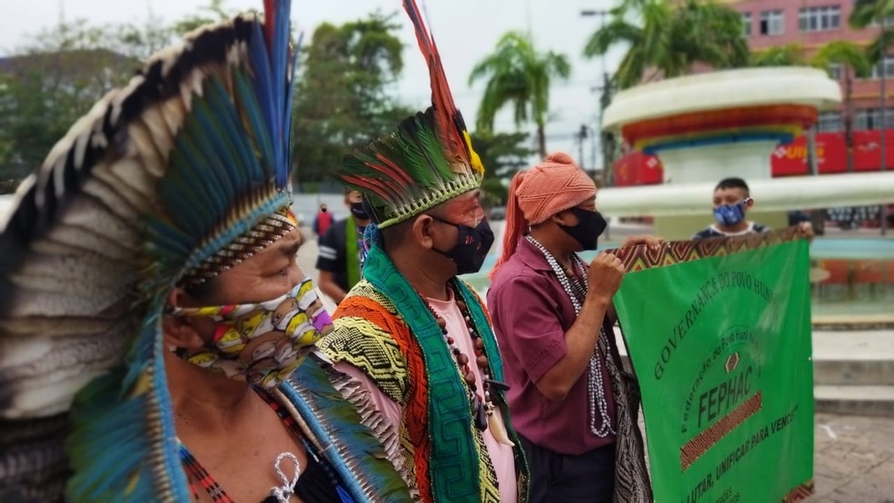 Indígenas protestam contra PL que modifica demarcação de terras — Foto: Cassius Afonso/Rede Amazônica Acre