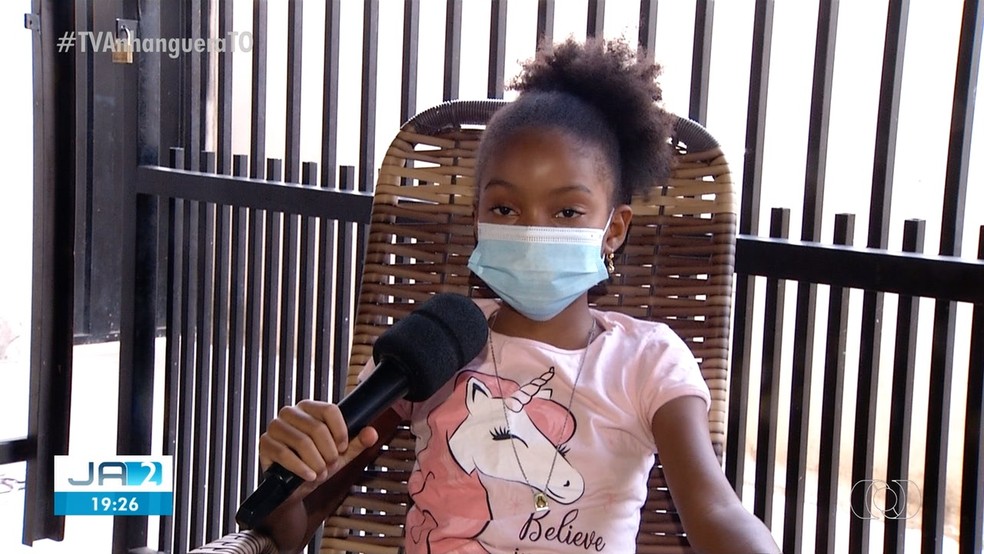 Talita se emocionou ao lembrar dos dias internada — Foto: Reprodução/TV Anhanguera